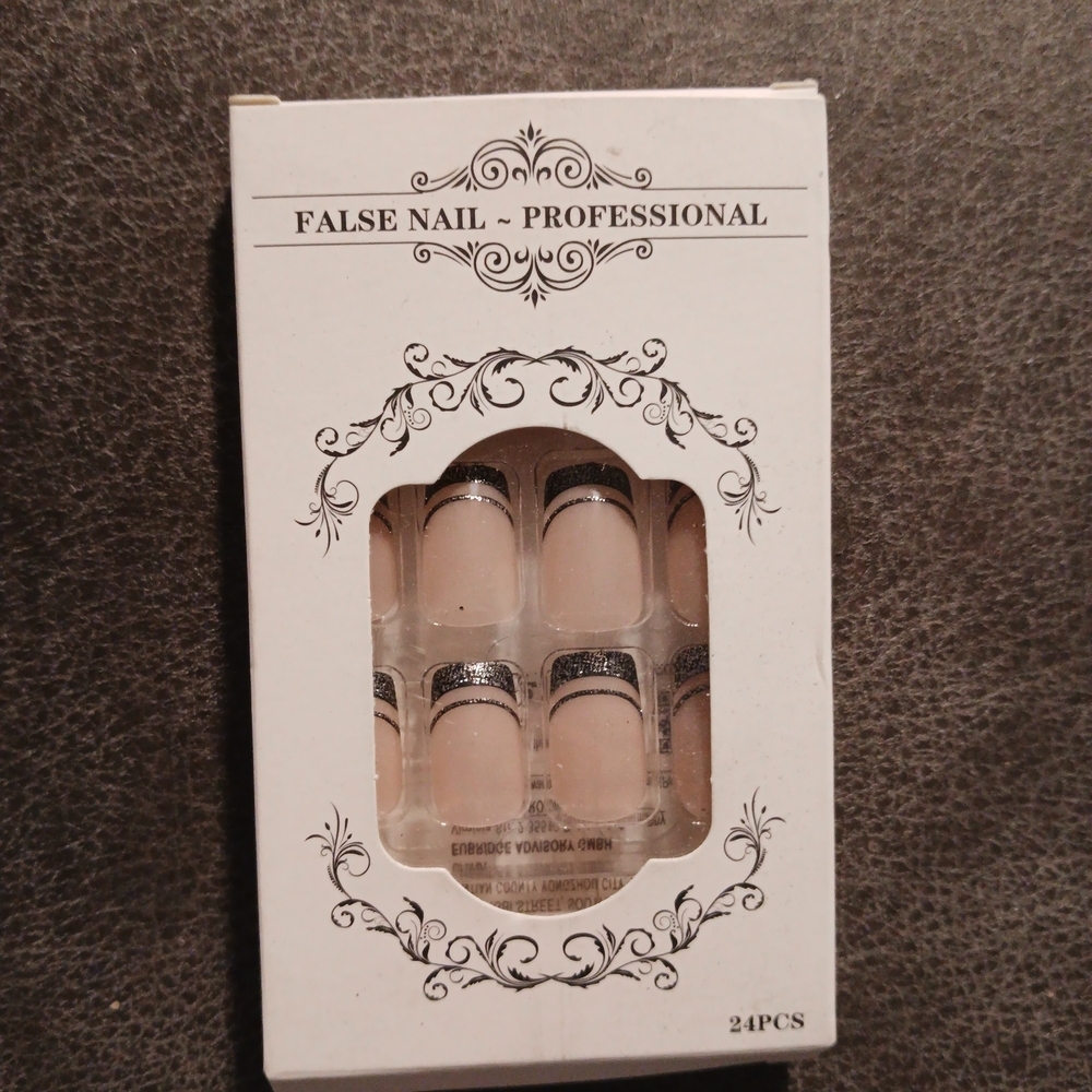 Professional False Nails with Black and Silver Design